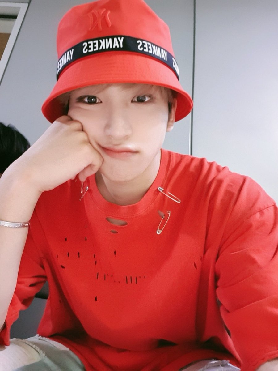 WE_THE_BOYZ's tweet photo. [상연] 오늘은 오랜만에 Red yeon ❤
더비 밥 잘 챙겨 먹어 :) https://t.co/awQh3vn9Qx