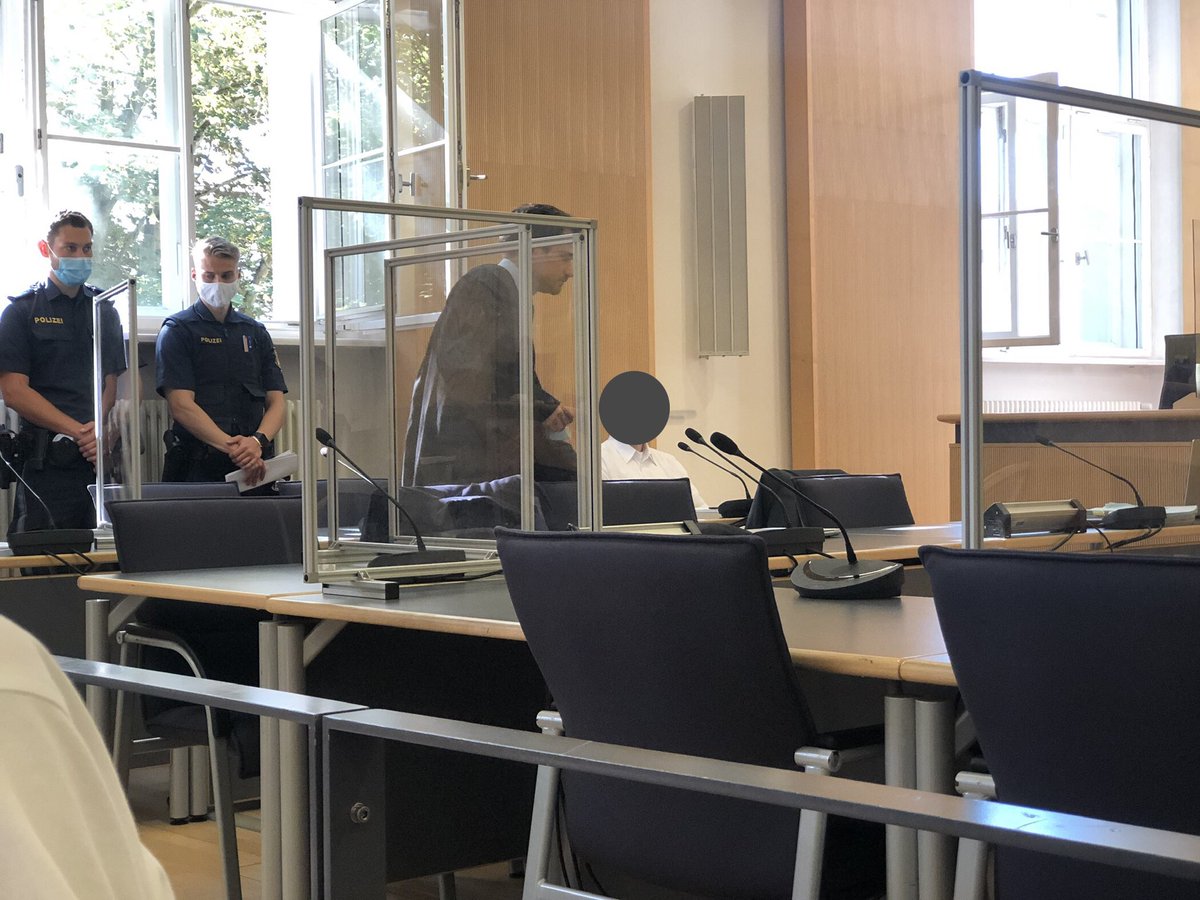GrosserBasti's tweet photo. Im #MariaBaumer-Prozess sagt heute die Zwillingsschwester aus. Sie hat für die Wiederaufnahme der Ermittlungen gegen Marias Ex-Verlobten gekämpft, der unter Mordverdacht steht. @BR24 @BR_Oberpfalz https://t.co/fpDkvHqQh3
