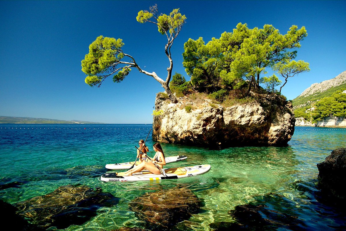 Brela_Croatia's tweet photo. Greetings from #Brela! ππββοΈπββοΈπππ
#brelative #Croatia #Kroatien #symbol #KamenBrela #BrelaStone #SUP #EnjoyTheViewFromCroatia
πΈ Blagec https://t.co/HVZEi7yD3i