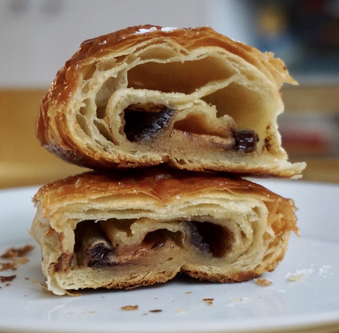 We’re in the #ChefsCorner today with Akino West from <a href="/copperdoorbnb/">The Copper Door B&B</a>. 👨🏾‍🍳 Read about his <a href="/rosiesmia/">rosiesmia</a> #popuprestaurant, misconceptions about #SoulFood, and why his chocolate guava croissant would make good #pancakecereal. 🥐🥐🥐 #mmtm #miamichefs #blackowned mitchandmeltakemiami.com/chefs-corner-a…