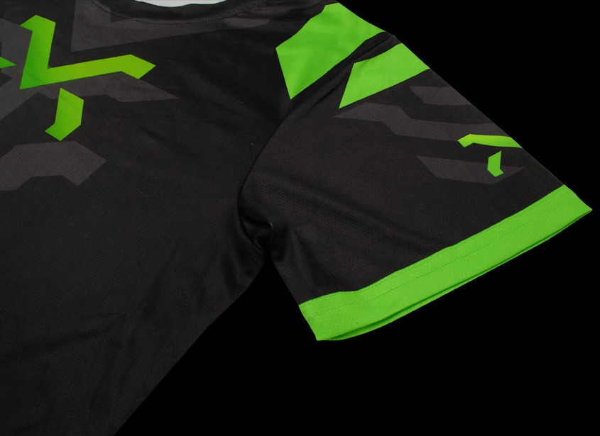 DroxioGaming's tweet photo. No es una moda es vivir con ESTILAZO
#TSH01 es la camiseta con más PUNCH del mercado
Compra la tuya en https://t.co/ofbcZ8qUV5 y conviertete en todo un #droxioManiaco
#DroxioGaming #MadeIngranada #style #comunidad @f1erdz https://t.co/xRODNsWcAz
