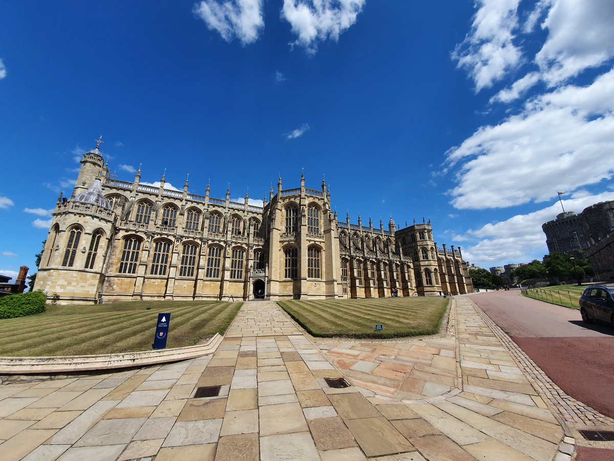 It's not just the Castle that is reopening. You will be able to tour  #StGeorgesChapel, and from tomorrow the public can attend Evening Prayer at 5.15pm daily https://www.stgeorges-windsor.org/&nbsp;