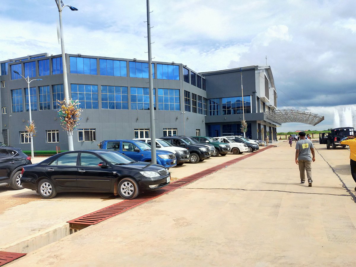 Coal_City's tweet photo. Ebonyi is a a fast growing state economically and in infrastructure. There is no doubt that, in the coming years, immigration to Ebonyi will be massive as it has already started to become the infrastructure capital of the South East.

#InvestInEbonyi

#CoalCityConnect https://t.co/VW4It0rhOI