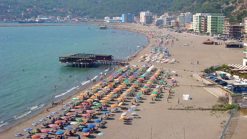 AkumAlbania's tweet photo. 💧 #AKUM | 🎯 24 orë ujë të pijshëm e me cilësi për 10.421 banorë e turistët e vijës bregdetare 🌊 #Lezhë
👉 Këshilli Teknik i AKUM shqyrtoi e miratoi projekt-zbatimin për vijën bregdetare 📍 Nj.A. ShënKoll, Lezhë , për ndërtimin e sistemit të ujësjellësit
#sdg6 #ujeperjeten https://t.co/vqZ8ay1jMw