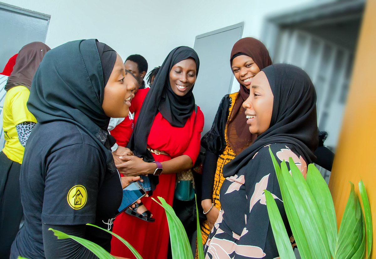SciTechAfrica's tweet photo. @SheWritesWoman, a #mentalhealth NGO in #Nigeria has been selected for the 2020 #FacebookAccelerator. The organization founded in 2016 by @hauwa_ojeifo is a women-led movement that gives mental health a voice & provide support for people with mental health challenges. #Congrats https://t.co/1NHQ8y856W