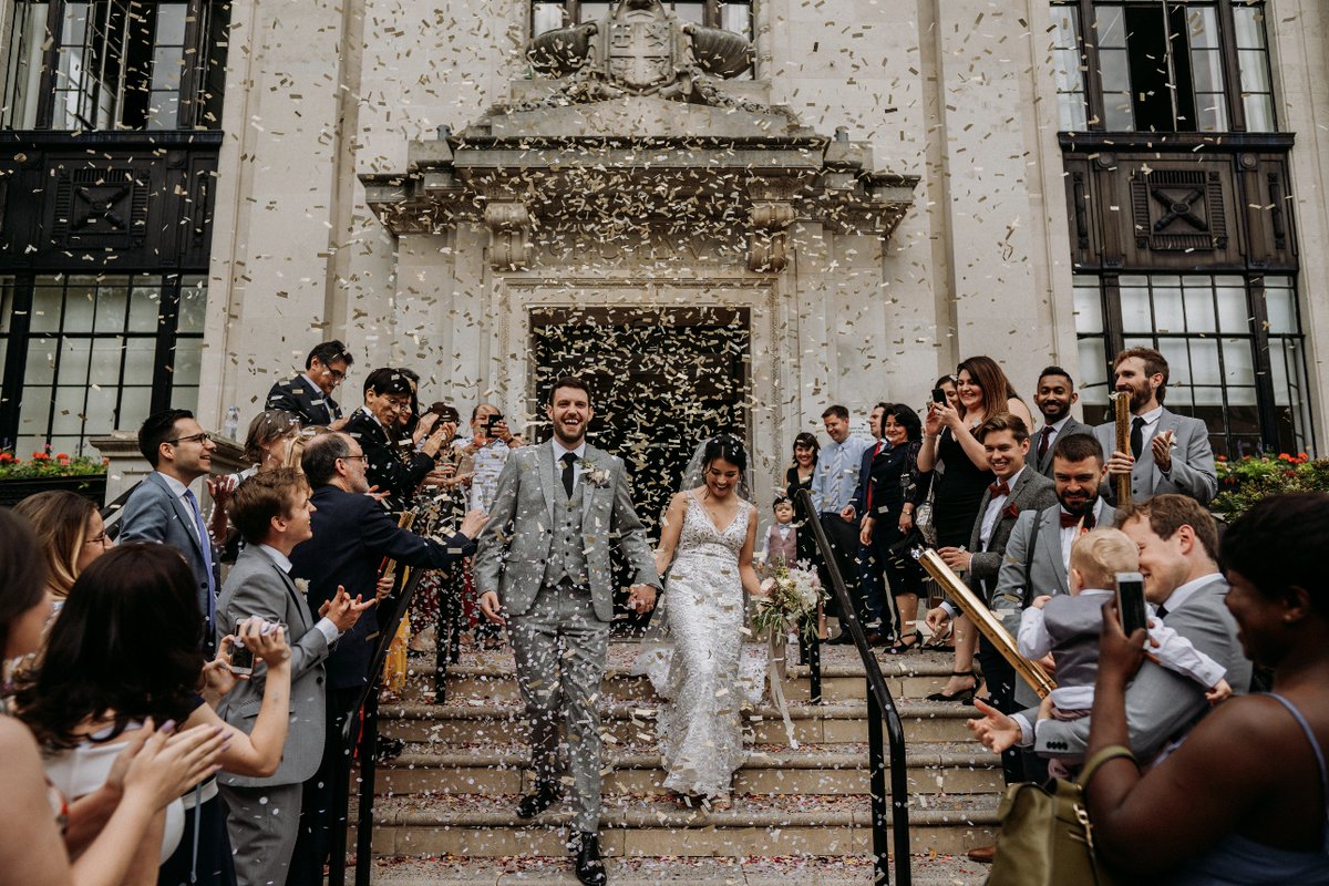 Real Wedding coupleJhuliana and Jonathan celebrated their nuptials in a #London restaurant resplendent in pastel tones. Find their local wedding suppliers and their story by visiting yourlondon.wedding/real-wedding/1… <a href="/Poptop_UK/">Poptop UK</a> <a href="/londonretrobus/">Retro Bus Hire</a> <a href="/LauraAnneMakeup/">Laura Anne Hair&MUA</a>

Photo: <a href="/lexflemingphoto/">Lex</a>