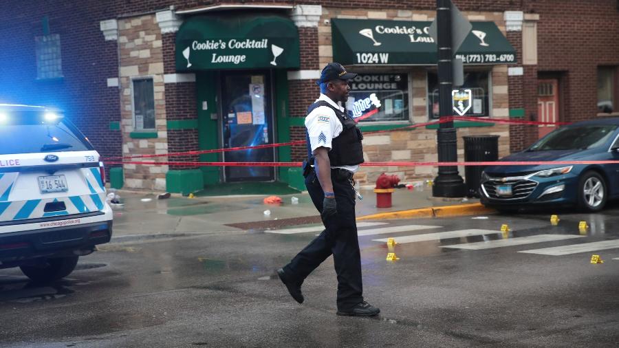 Tiroteio em funeral deixa 14 pessoas feridas em Chicago.

noticiasnaweb.com.br/noticias-detal…