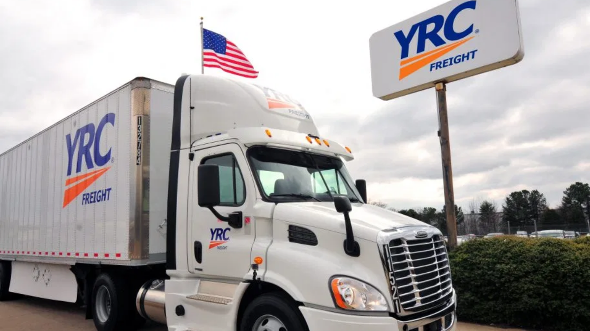 steveoatley's tweet photo. The Congressional Oversight Committee is questioning a $700 million loan to the trucking company YRC. YRC received the loan on July 1st, on the premise that the company was essential to national security.
YRC #$700MillionLoan #congress #YRCFreight #YRCW https://t.co/7sKqkQyF9B https://t.co/NeVGCy3wel
