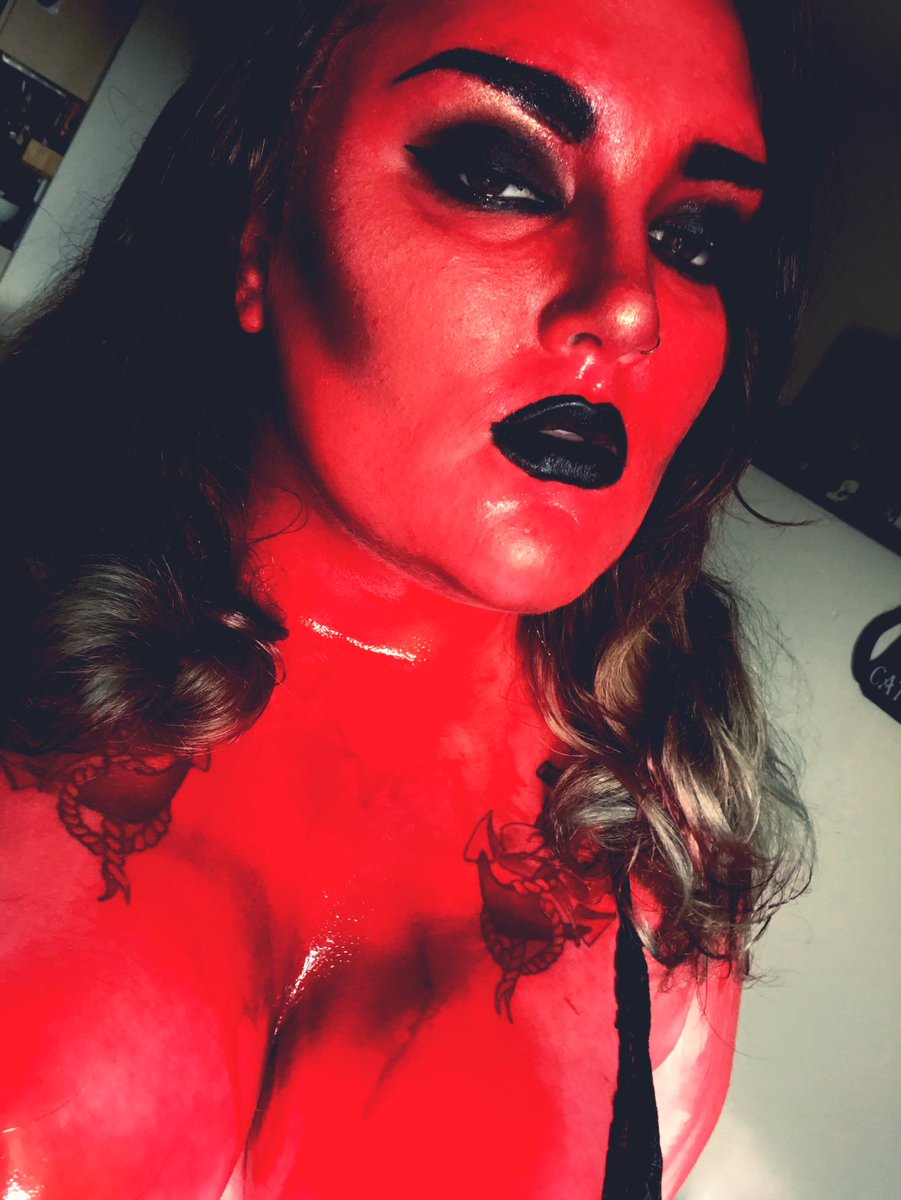 Hot as hell #Hell #Devil #Satan #Darklord #Makeup #Bodypainting #sfx #MUA