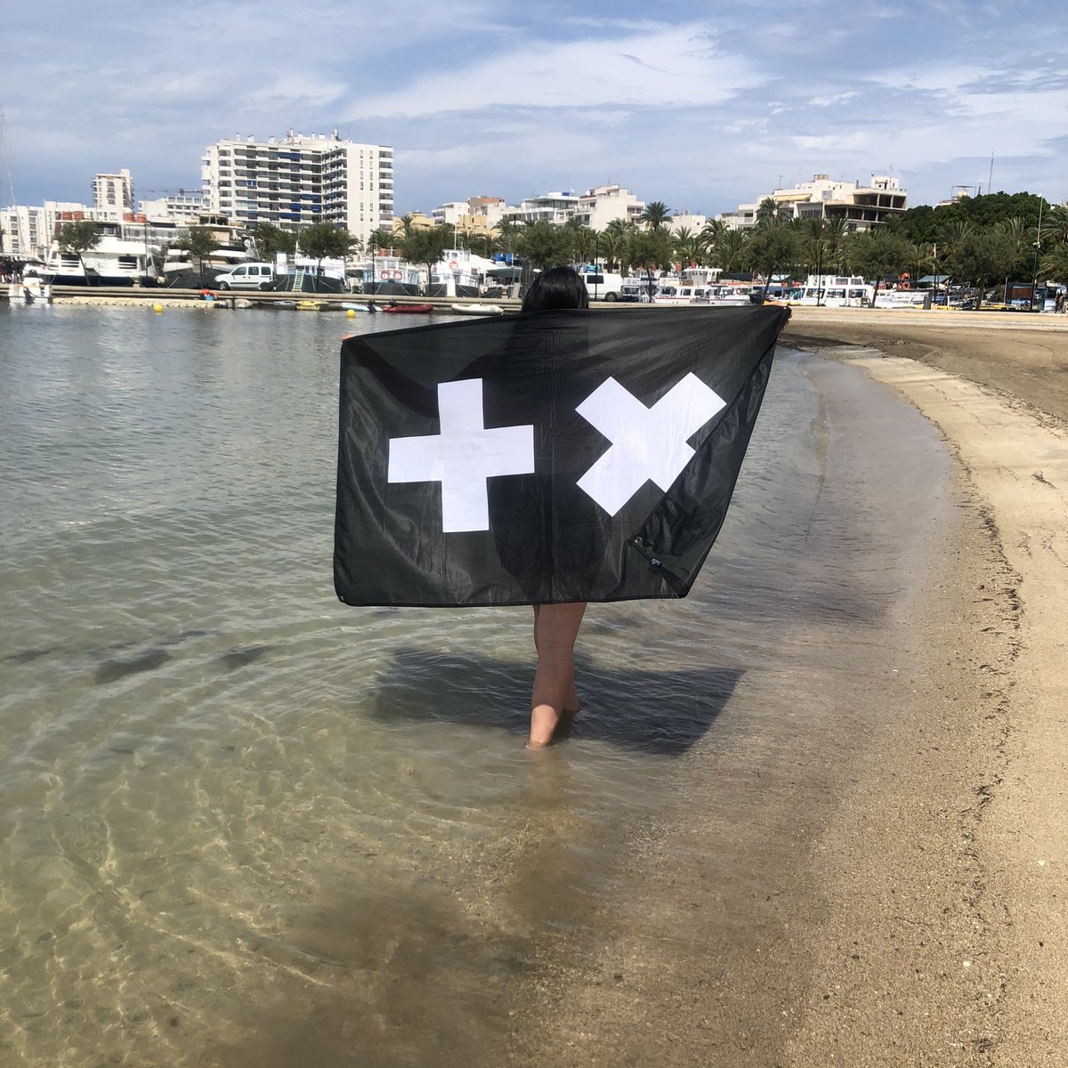fskinshit's tweet photo. @MartinGarrix Im on Ibiza now
and im very sad that i wont see u🥺 https://t.co/V8Fw83Ty7W