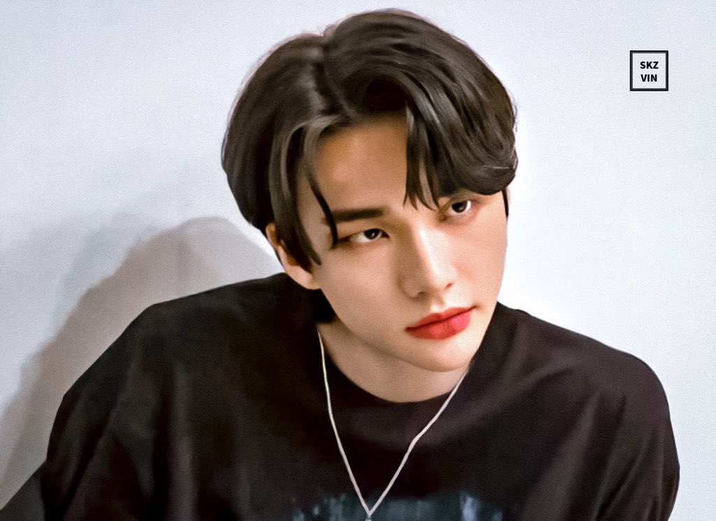 enhalouvr's tweet photo. “𝙒𝙝𝙖𝙩 𝙞𝙛 𝙄 𝙨𝙩𝙖𝙮?”
Hwang Hyunjin x Reader AU
After everything, i still wonder what if I stay?
//An entry for #LFCRoadNotTaken//
photo credits : @skzvintage https://t.co/vFJ4gY3Csd