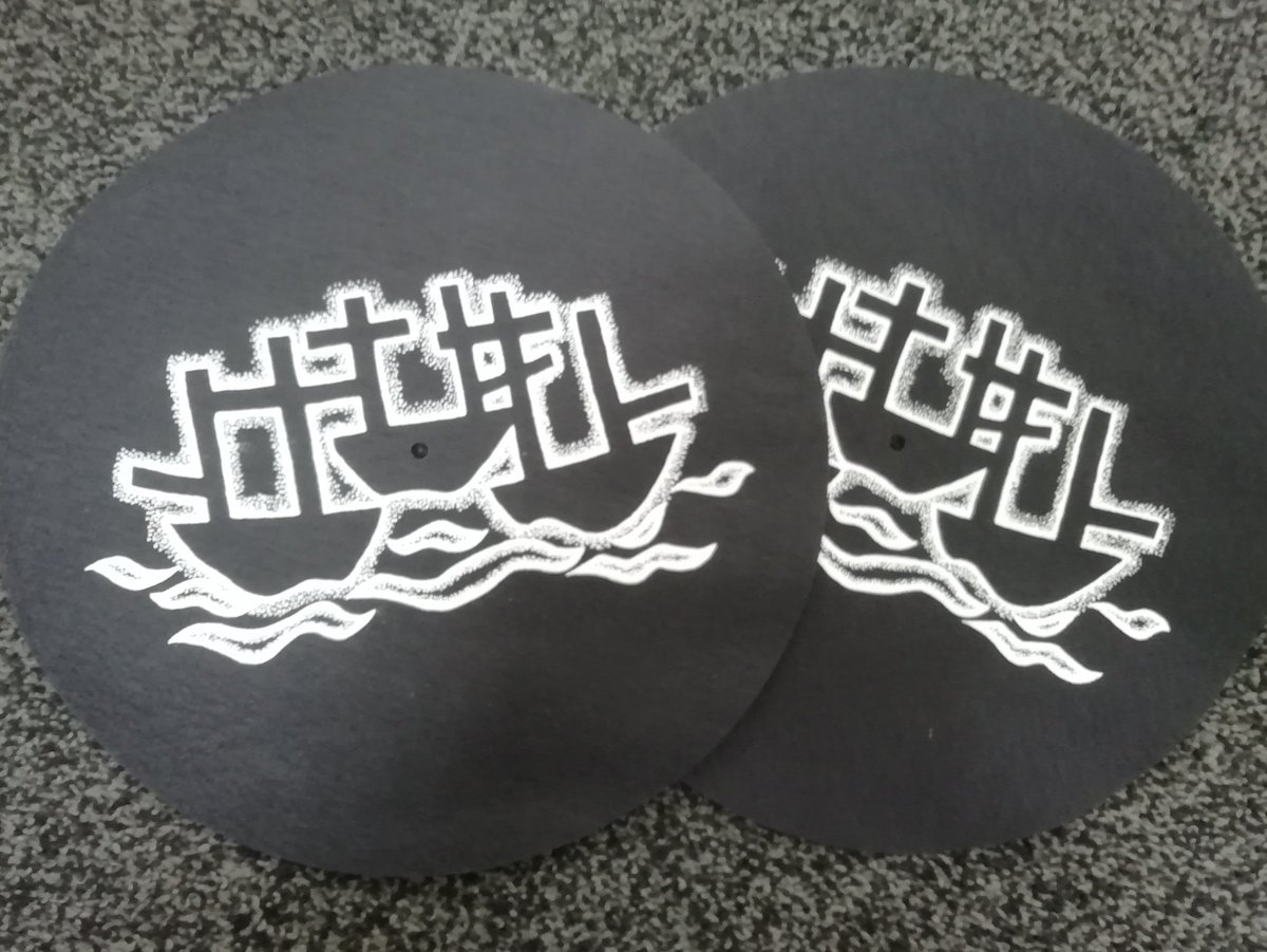 OnionClub1's tweet photo. Received my Toblerone @weare1of100 Hang on! It's only the @shipsinthesky63 slipmats! Perfect for when I get back spinning @ThievingHarrys #hullfunk #hullsoul #hulljazz https://t.co/8NNzTjzfqi