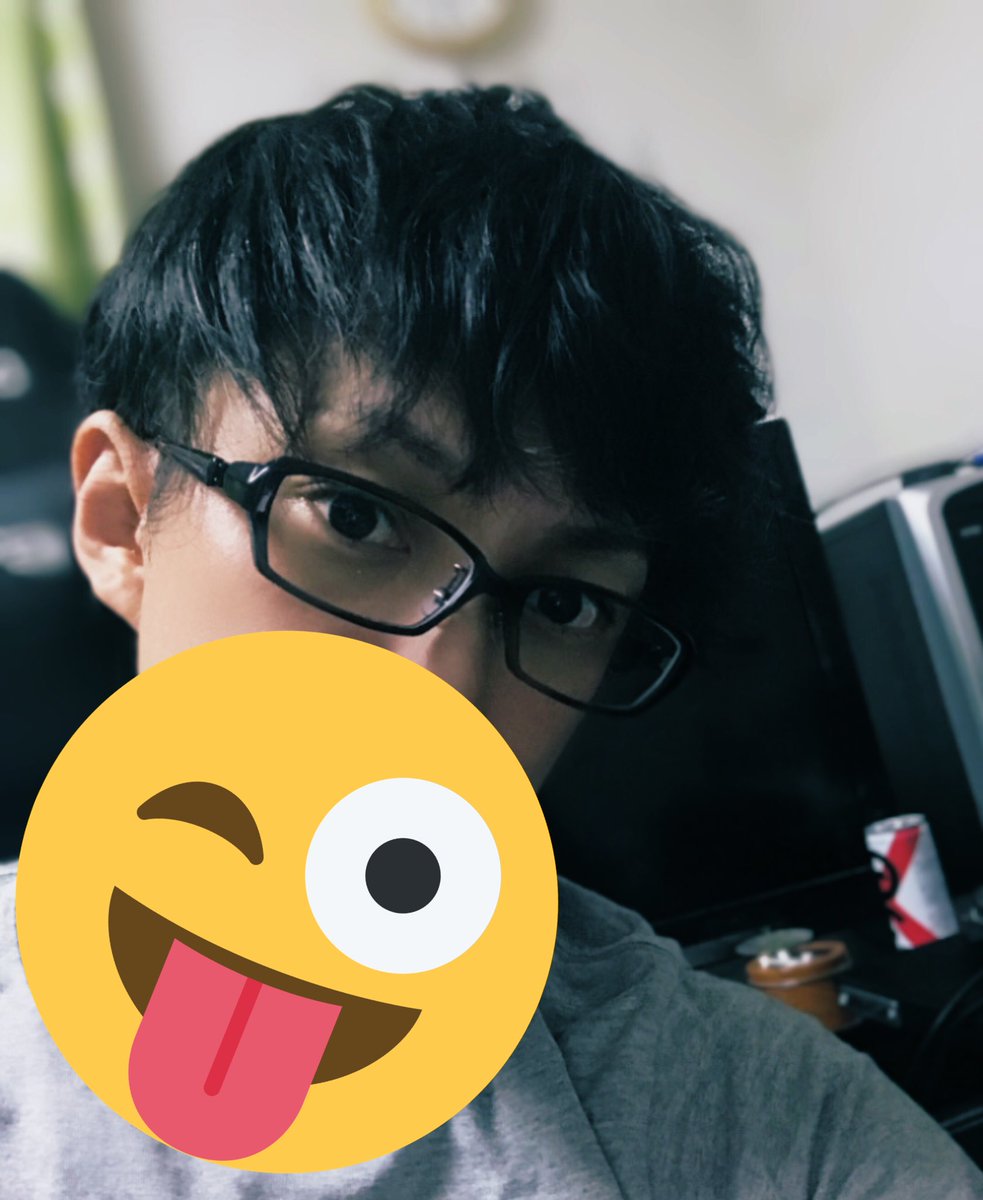 tutuuraura6969's tweet photo. ゲームモード

#雰囲���嫌いじゃないって人いいね 
#いいねかRTで気になった人フォローする 
#美男美女さんと繋がりたい 
#メガネ男子 
#いいねした人全員フォローする
#1mmでもいいなと思ったらいいね 
#自発くださいフォロバします https://t.co/Kx2X96f1FH
