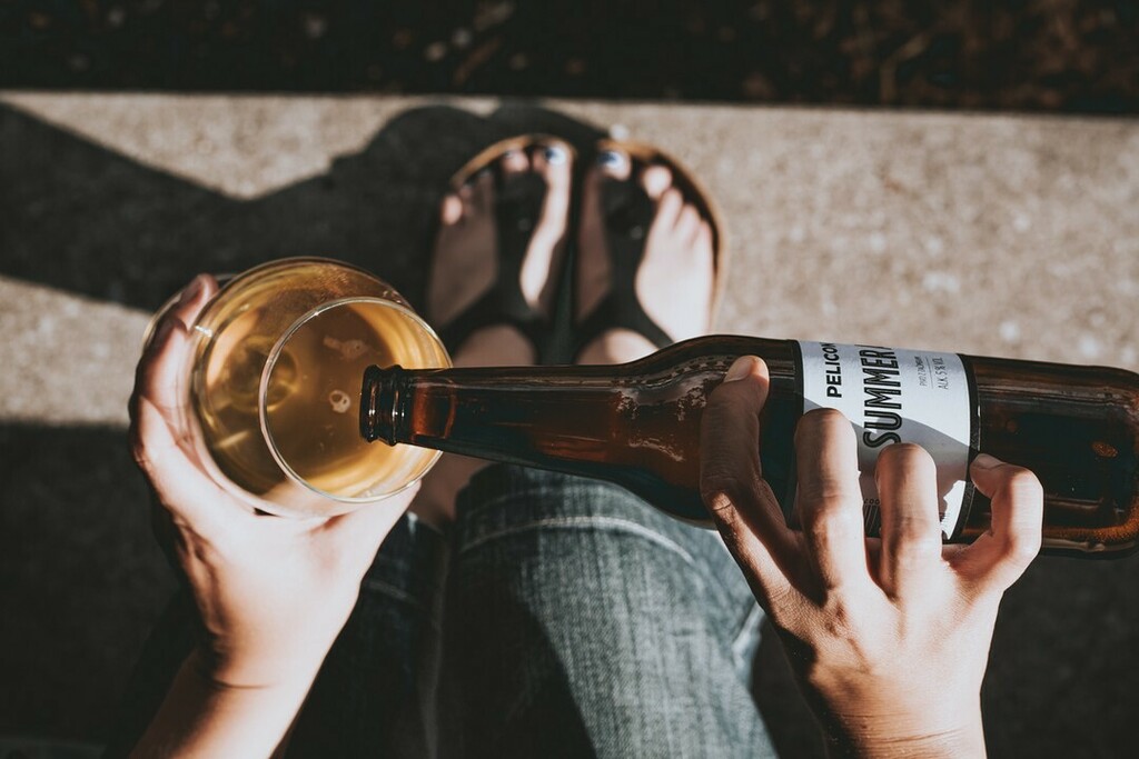 pivovarna's tweet photo. Obožujemo te poletne popoldneve, ki se tako radi prevesijo v večere ... ⁠💘⁠
⁠
⁠
#Pelicon #craftbeer #craftnotcrap #nocrapontap #beer #slovenianbeer #pivovarnapelicon #peliconbrewery #ajdovscina #slovenia #ifeelslovenija #igslovenia #brewing #brew… https://t.co/PZ8EosNpHe https://t.co/KkMWe5kxWW
