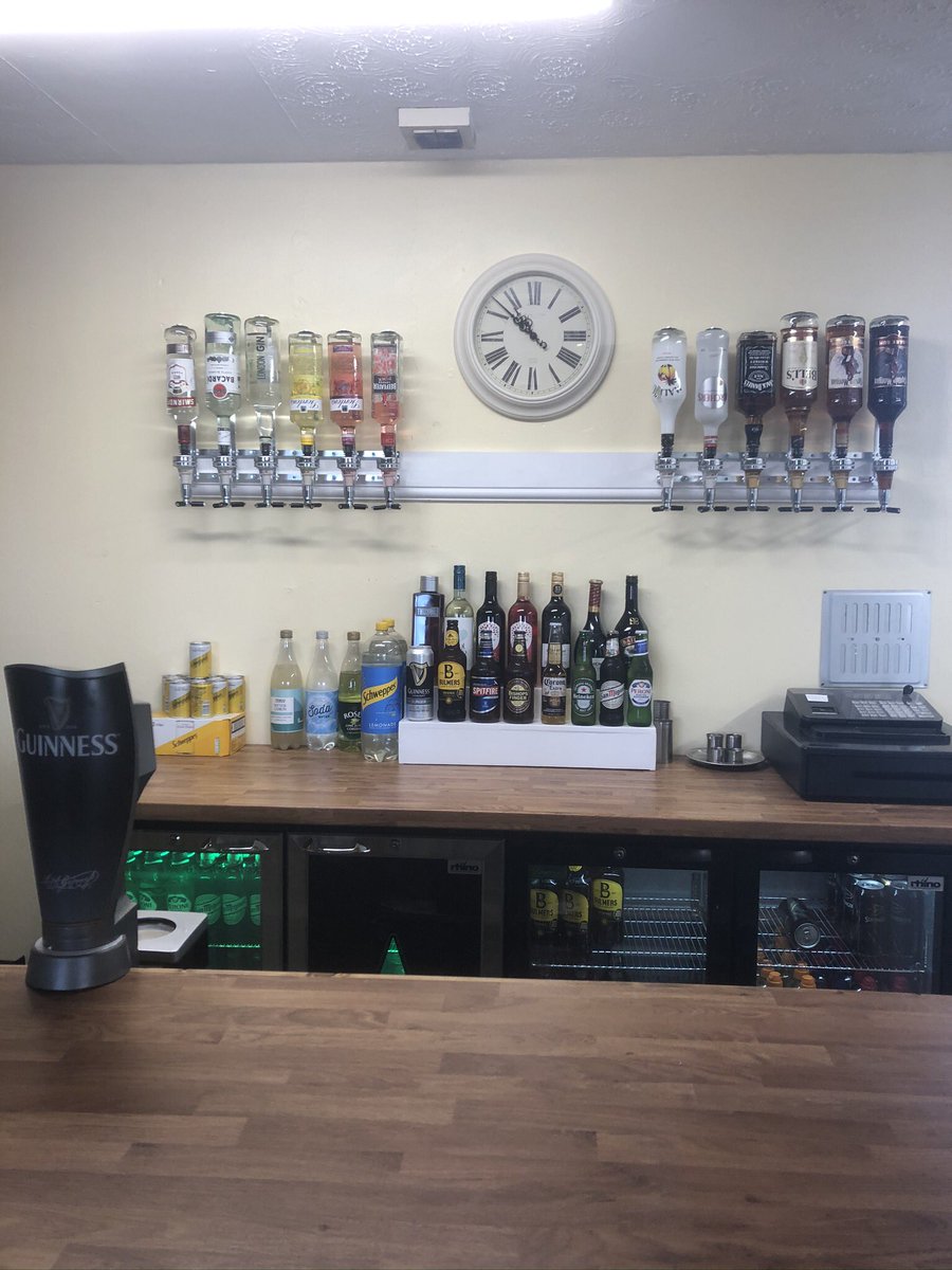 LNHFC1961's tweet photo. THE CLUBHOUSE OPEN FROM 5PM TODAY (ALL WELCOME)

If you’ve had a hard day at work or down here for training, pop in and get yourself a well earned #COLDBEER  We will be serving from 5PM.
SEE YOU ALL TONIGHT. @TARAYGROUP #UPTHELARKS @KCFL_News @KentRoofingSer2 https://t.co/Asd27KKq8P