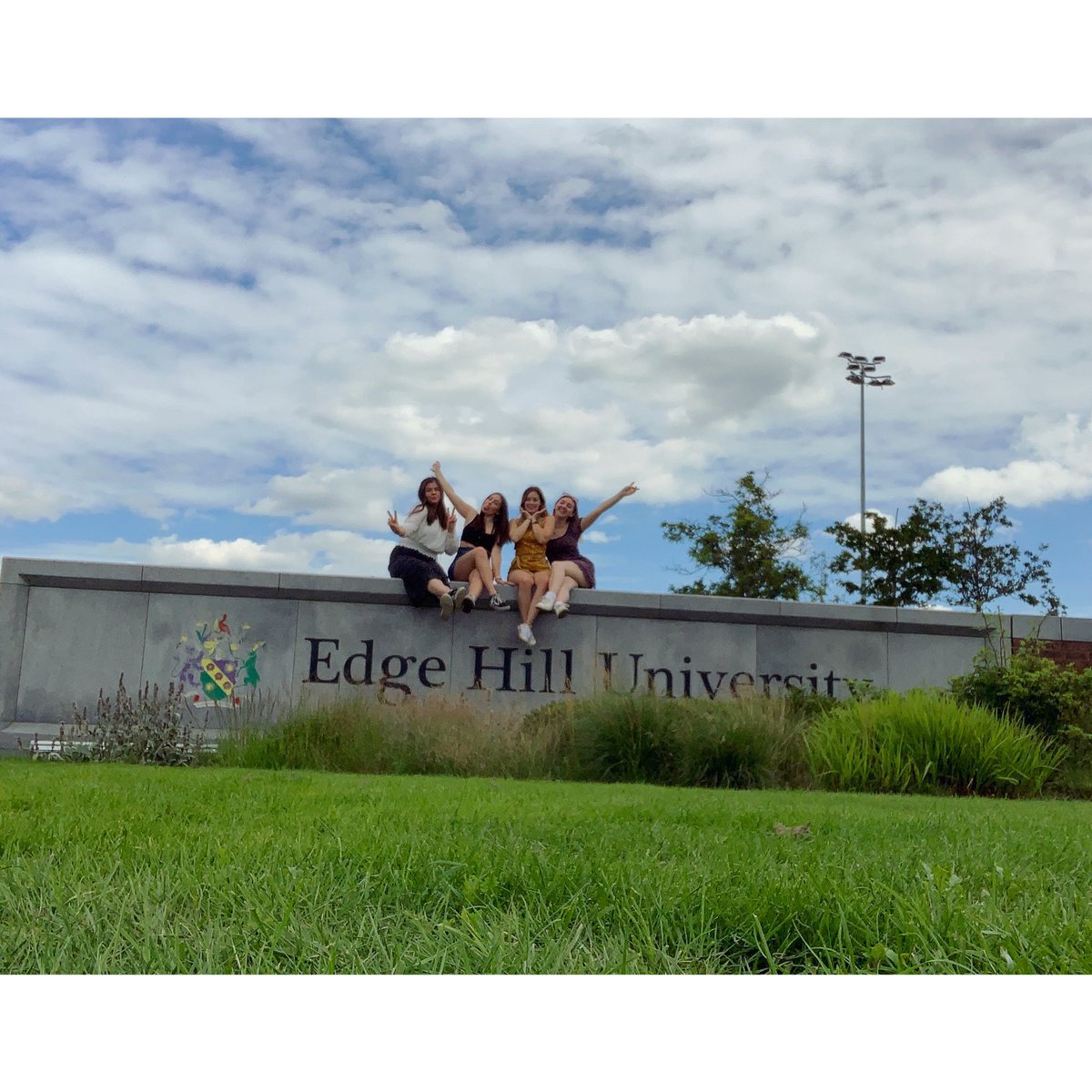 Miss_RTaylor05's tweet photo. So happy that I am graduating Edge Hill University with a 2:1 in Primary Science Education! Big thanks to these guys for helping me at every step🥰 Cant believe it’s over!  @TraffordKirsty @EmmaSufferin @MrT282 @Mr_T102 @Miss_HWhitehead @_Miss_Jones_ @miss_mdavies @miss_e_lewis https://t.co/uf6TJmAqzI