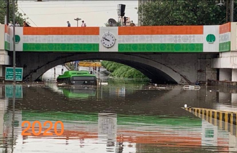 BeingUnreserved's tweet photo. @RoflGandhi_ @mlkhattar Pani kaha jyada bhara hua hai 

Pic 1:   Ak me bus stand pe khadi hui dikh rhi hai chaman

Pic 2:   Dusre me bus pani me samadhi li hui dikh rhi hai !! https://t.co/A2Zb07GSSs
