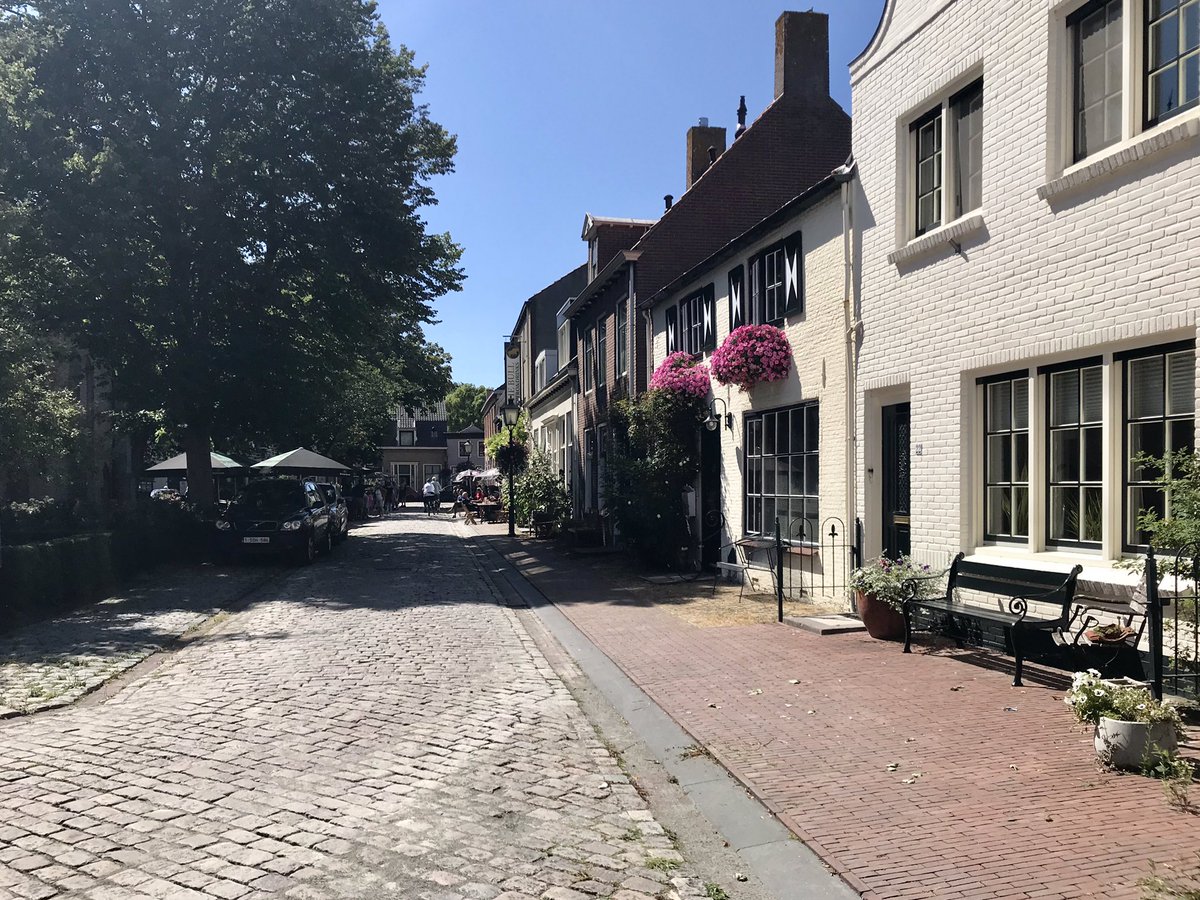 hon_joke's tweet photo. #Marolleput bij Nieuwvliet en de markt in #Groede #fietsen gisteren! https://t.co/O1kcS49s4i