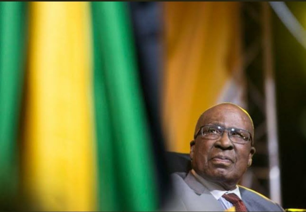 MasekoThembaJ's tweet image. I am truly heartbroken about the passing of a true revolutionary who served 27 years in Robben Island. And yet proud and privileged to have met, hugged, worked with and played a few rounds of golf with this gentle giant. Go well my leader. You won&apos;t be forgotten. ✊✊💔💔💔