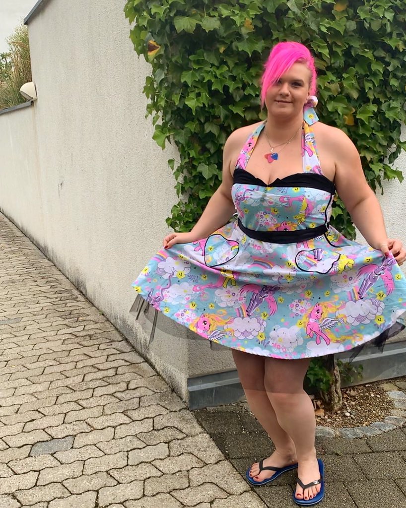 CrazyPinkLady's tweet photo. Happy Wednesday! I might not be everyone’s cup of tea - but I like to be polite nonetheless!
#nickyt #crazypinklady #mystyle #prettyinpink #myperfect #justmemyselfandi #thatsme #dealwithit #notchanging #foreverme #abitcrazy #lovable #funny #unpredictable #outstanding #me https://t.co/4XmEwZCojA