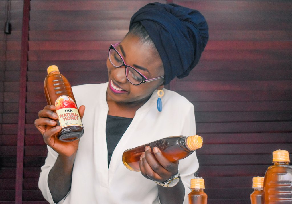 Kaosarahadeyi's tweet photo. Do you know?

Sometimes, all you need is @FarmsAbk #naturalhoney for you to get the sweetness you deserve in life? 🥰🥰 https://t.co/wnvasQrLJG