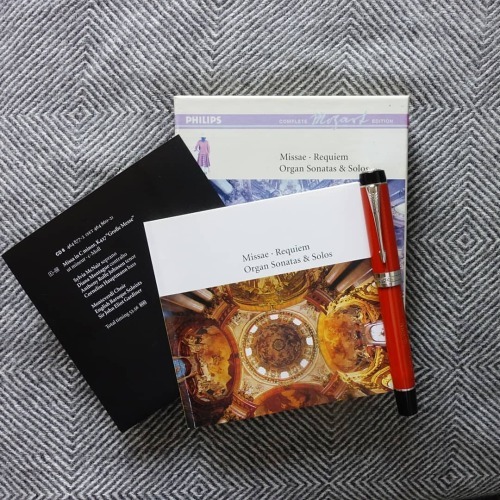 ClassicalCritic's tweet photo. #morninglistening to #Mozart’s #CMinorMass on #Philips/@DECCAclassics w/@mco_london &amp; #JohnEliotGardiner

Amazon: https://t.co/CXy2YvxUEX

#MozartEdition #WolfgangAmadeusMozart

#classicalmusic #classicalcdcollection #classicalmusiccollection #wienerkla… https://t.co/DGWlapvGsO https://t.co/t9fYEy0tWz