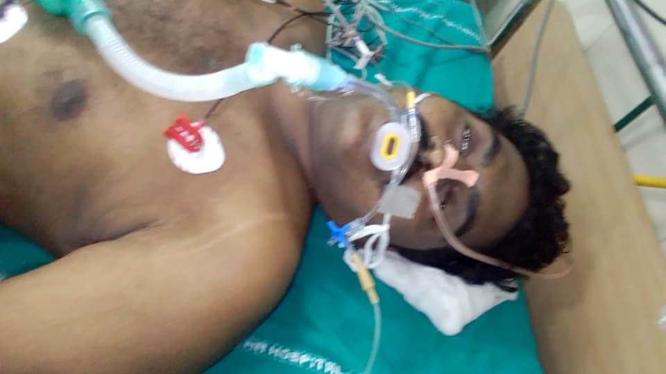 ambedkariteIND's tweet photo. A Dalit young man Yaricharla Kiran Kumar Allegedly beaten to death by sub inspector of police Vijay Kumar, Two town police station Cheerala, Andhra Pradesh. Reason that he appeared without having a mask. The SI beaten him on head and he died in hospital. https://t.co/VaNJoPnbiM
