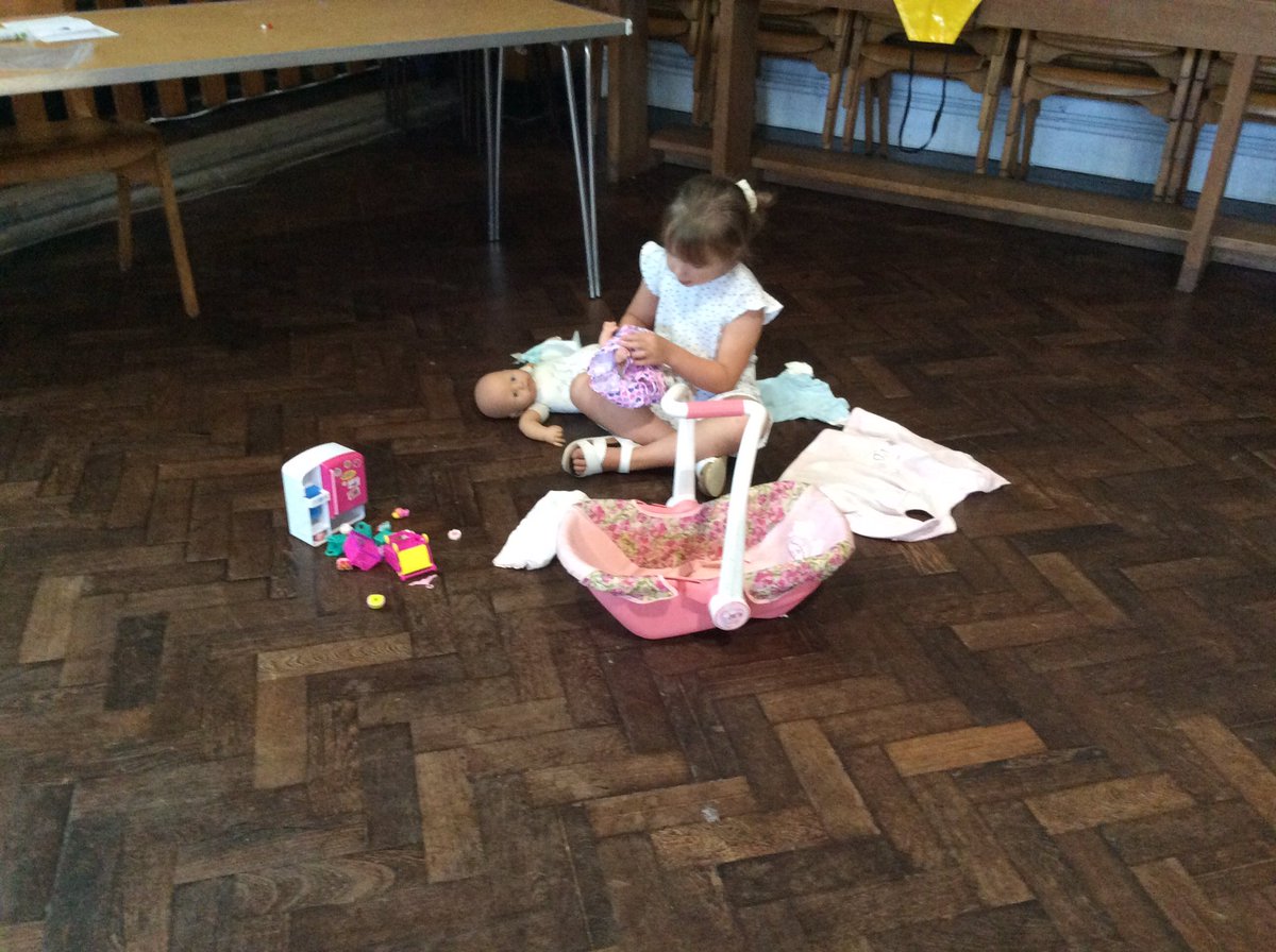 teilos_cwtch's tweet photo. 'I've missed my dollies' Covid-19 restrictions may have changed the way we run our sessions but the children have adapted so well. Huge thank you goes to our amazing team who have raisen to challenge and are providing support for our families at this time #HereForSwansea https://t.co/EZkLvgGPEO