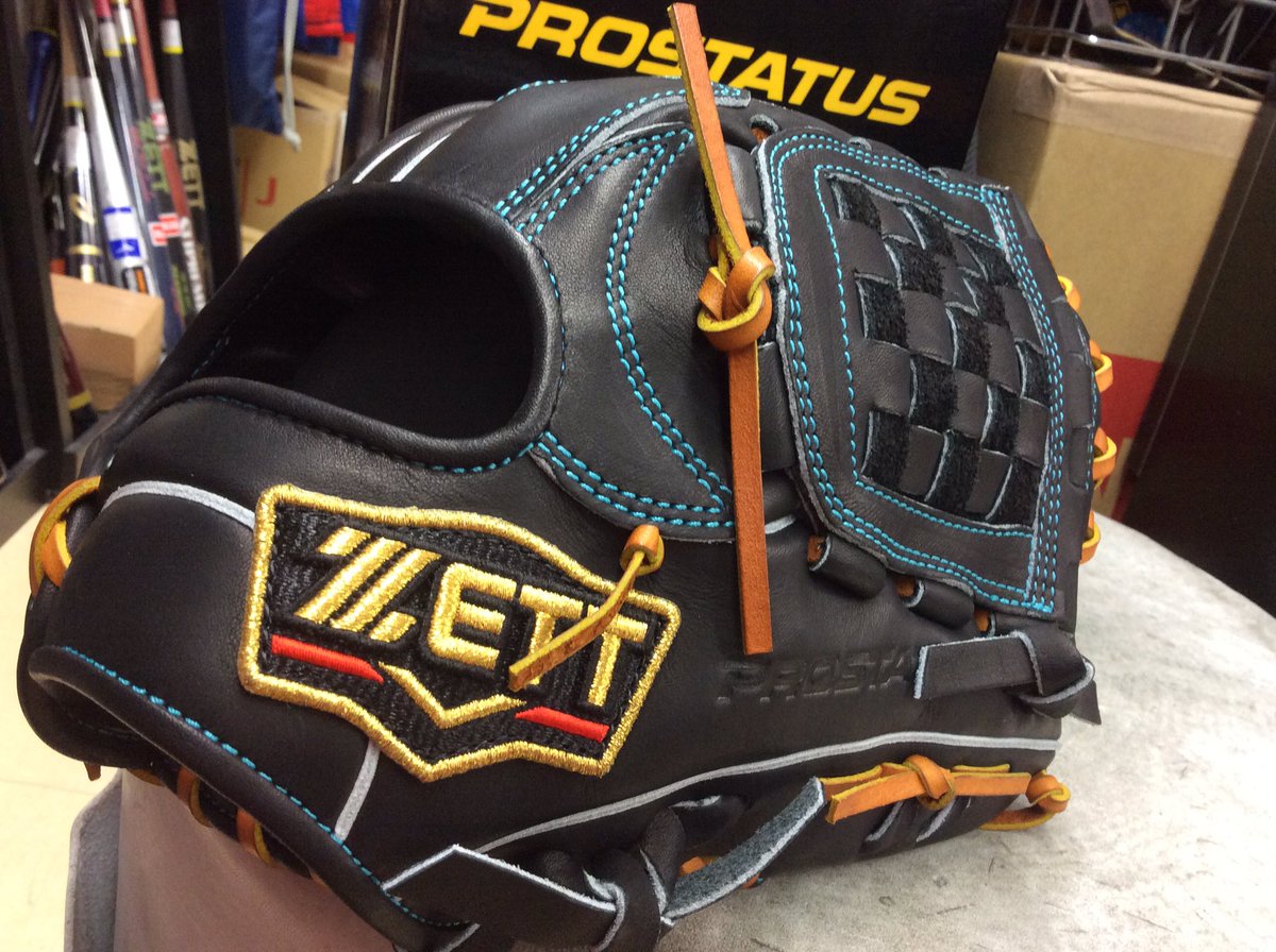 sportszyuenHB1F's tweet image. ある選手モデルの限定オーダーグローブが入荷しました！😍

1枚目源田選手のモデルグラブです😆

2枚目は今宮選手モデルのグラブです✨

どちらとも人気商品なのでお早めに💨💨

（ジュニアにも源田モデルご用意してます♬）
#ZETT #PROSTATUS #埼玉西武ライオンズ
#福岡ソフトバンクホークス