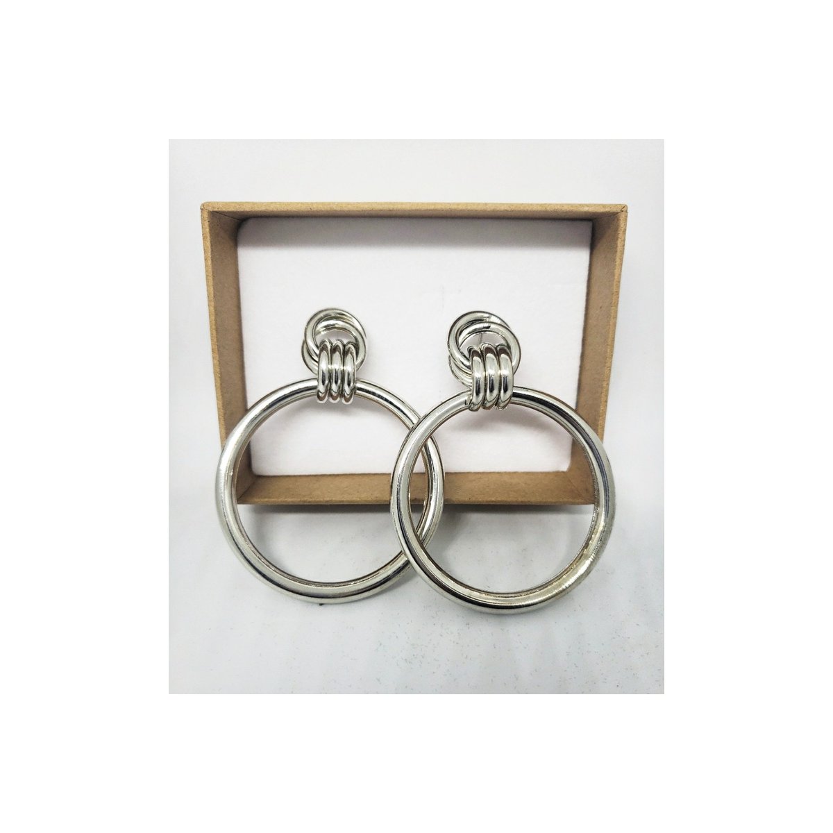custombymo's tweet photo. Add a little bit of glam to your next look!
Shop our vintage geometric drop earrings for N1500 only. https://t.co/IDsBpM4HVJ