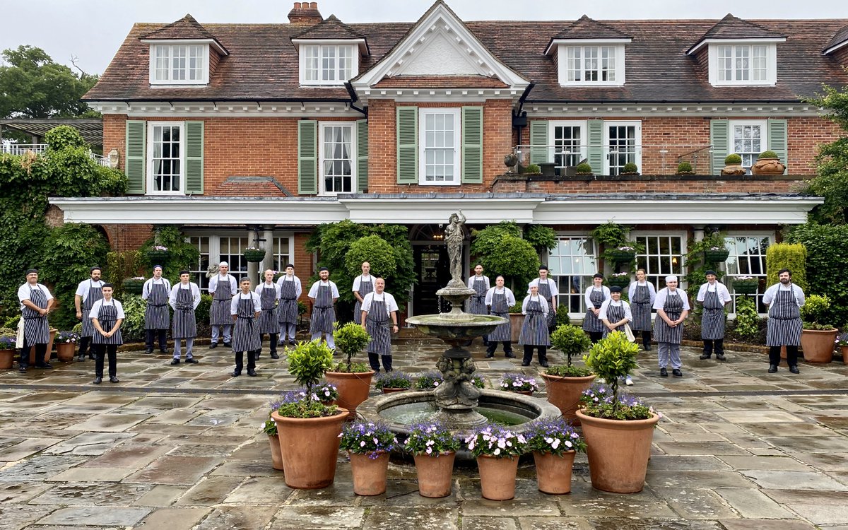 These guys work incredibly hard to deliver the most delicious dishes to our guests every day, from our iconic Cheese Soufflé to the popular Thai Lobster Curry. 

#team #dreamteam #chewtonglen #newforest #proud