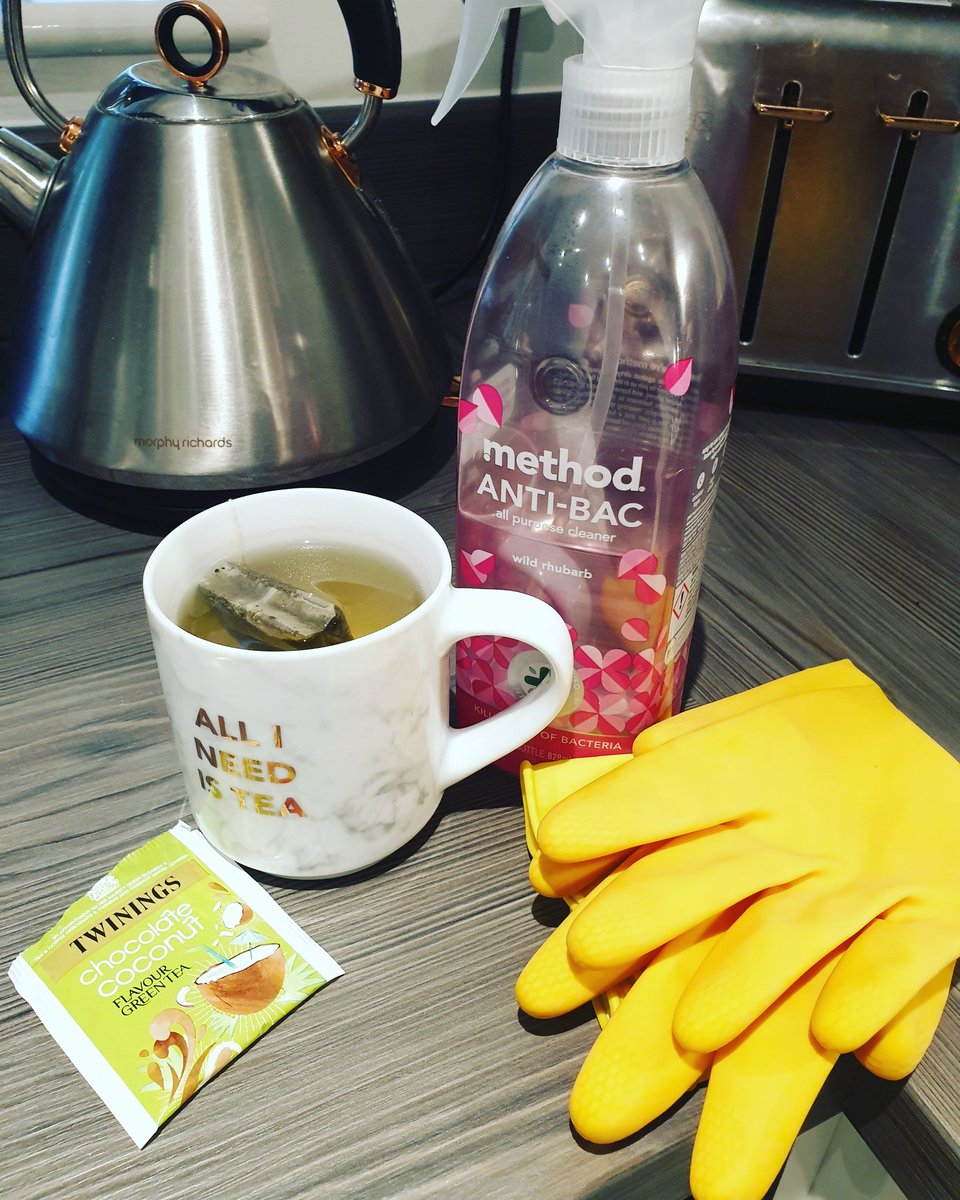 SCW1986's tweet photo. It's green tea and kitchen clean time 🧼🧽🧹
.
Keeping myself busy until I can break my fast 😌 https://t.co/fKnSVoQdCJ