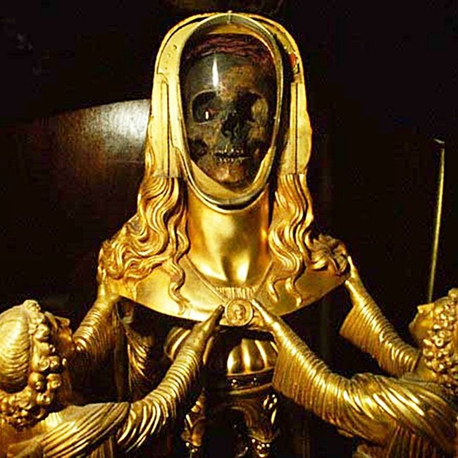 Today is the feast day of Mary Magdalene. This is said to be her skull, which is kept in a glass dome in a crypt outside Provence:
'The skull of Mary Magdalene rests in the crypt of the Basilique Sainte Marie Madeleine, a massive Gothic basilica whose construction began in 1295.'