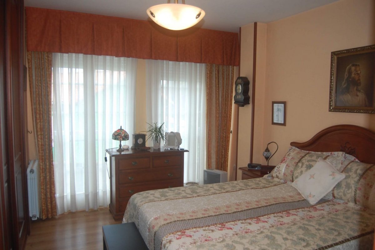 ibarrio's tweet photo. #Chalet Adosado en #Reocín
Precio: 175.000€ 

Ubicado a 15 min de la #Playa
Superficie: 194m2 

3🛏2🛁
Garaje+Balcón+Buhardilla+Calefacción+Chimenea

#InmobiliariaBarrio #Inmobarrio
☎️942 881 331

https://t.co/64D2WJyAIE

#Cantabria #Torrelavega #CasaenVenta #Realestate #Casas https://t.co/vWPSzGuC2f
