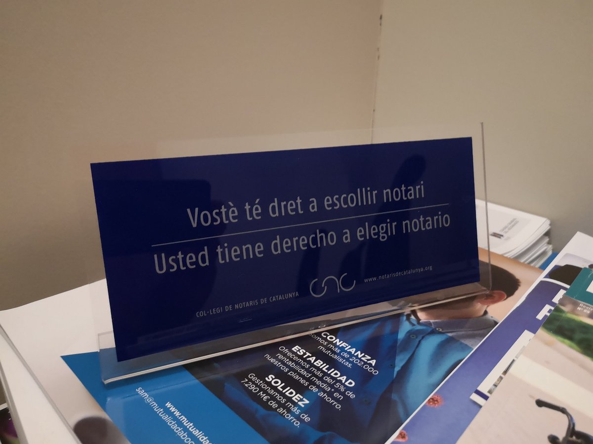 Si has d'anar a una notaria, tens tot el dret a escollir a la persona que vulguis #notaria #work #signatura