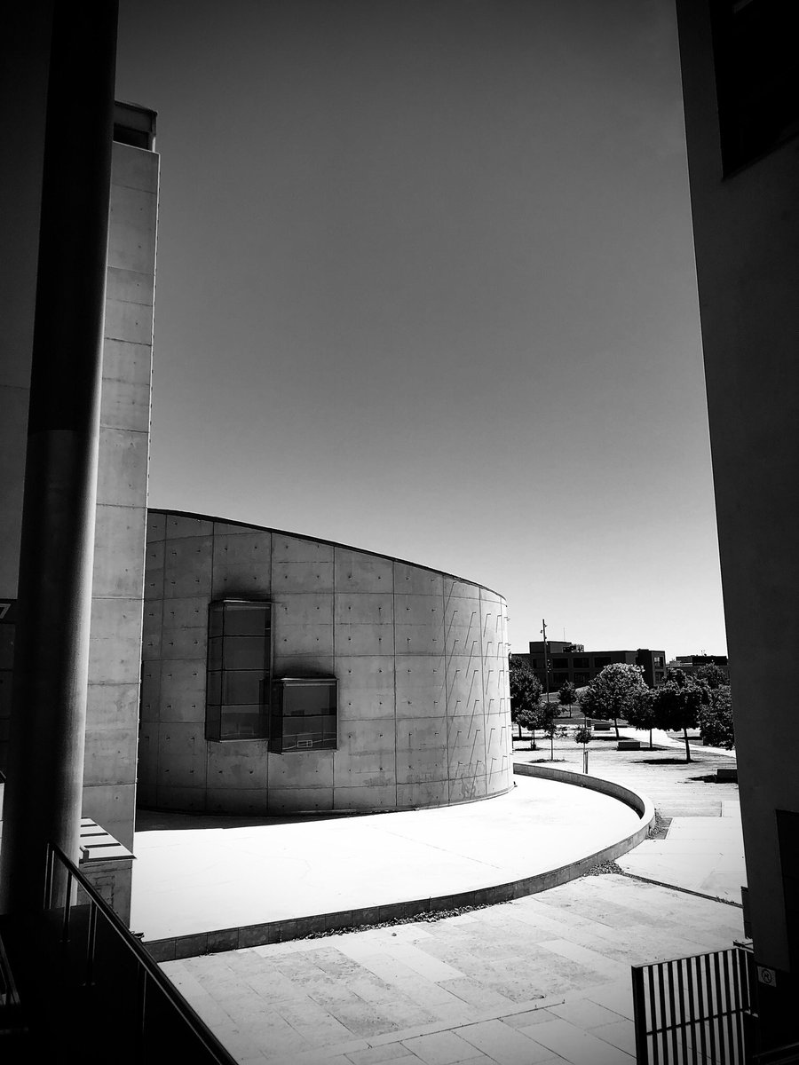 alfapla1's tweet photo. La sèrie completa a la Universitat de Lleida
#bnwphotography #blackandwhitephotography #blackandwhite #byn #bnw #bnw_shots #bnw_greatshots #bnw_planet #bnw_photos #bnw_photography #monochrome #arquitectura #architecture #lleida #udl #campuscappont #campusudl #universitatdelleida https://t.co/C3GE25AJPE