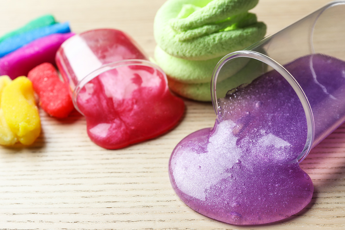 SPFEconomie's tweet photo. Les enfants l’adorent mais le slime n’est pas toujours sans danger. 
 Respectez toujours les consignes figurant sur l’emballage. 
 Ne fabriquez pas vous-même du slime.
 https://t.co/Gy3OUvwyP4
 #safetoys #productsafety https://t.co/QfI4TOufDM
