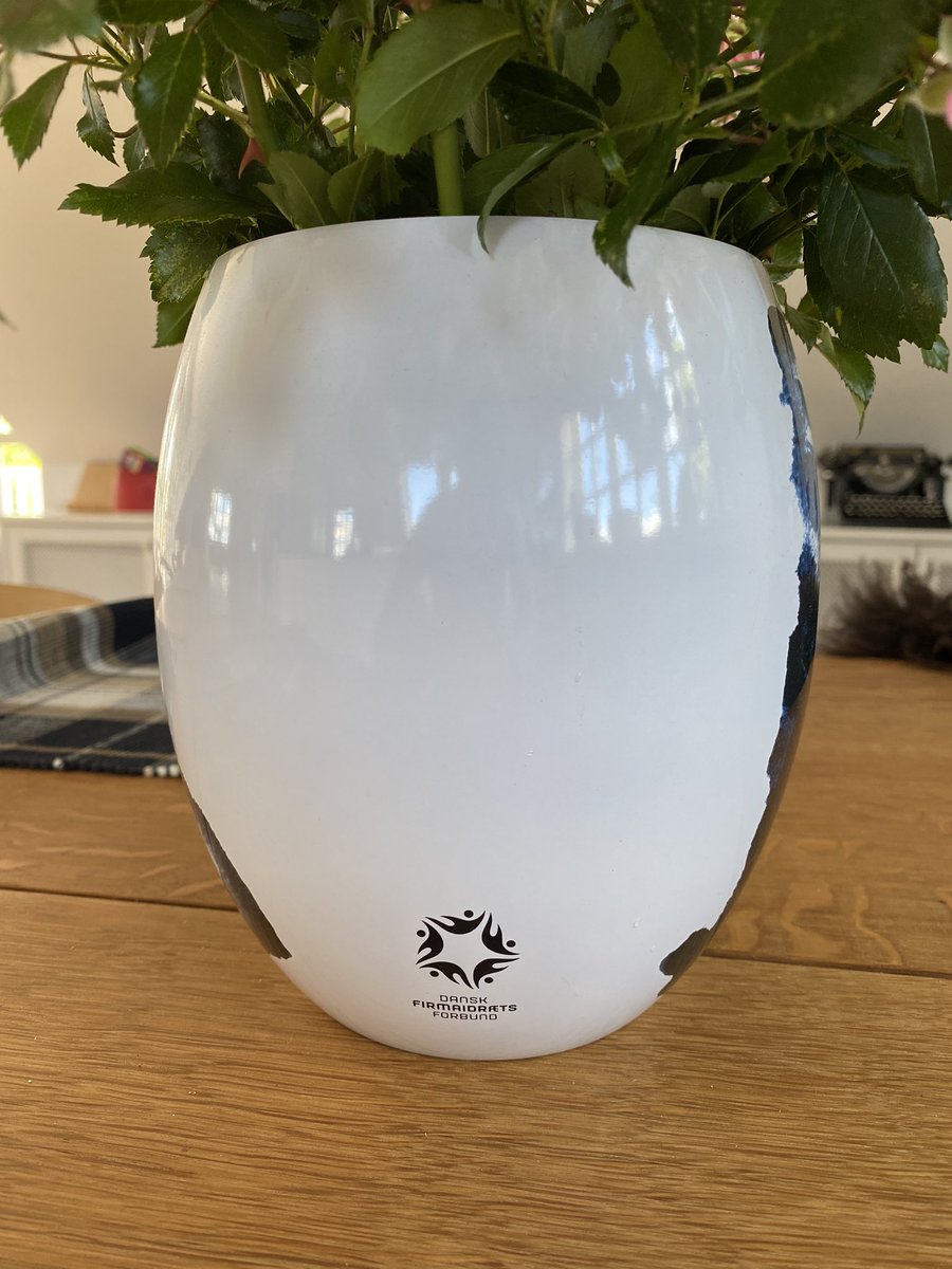 MajaPilgaard's tweet photo. @Firmaidraetten ‘s vase er ret pæn for tiden 🥰🤗🙏 https://t.co/0LxVkDbW0v