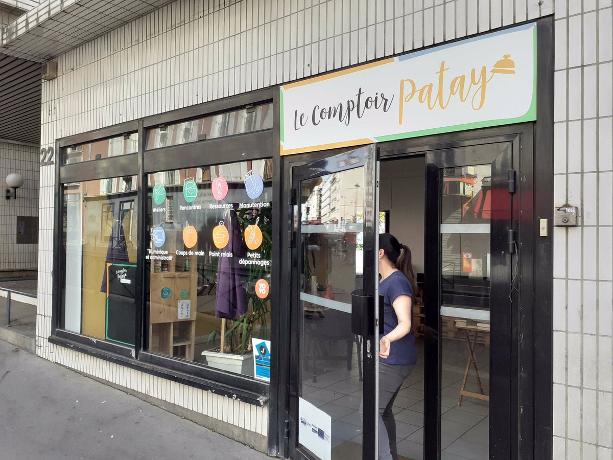 TZCLD13's tweet photo. L’équipe du Comptoir Patay vous attend tout l’été pour vous emmener en balades commentées dans le quartier, vous informer sur vos droits ou réaliser vos petits travaux de bricolage. Services aux #seniors #parentsSolo @ZeroChomeurLD @mairiedu13 https://t.co/cWYkP6TTdH