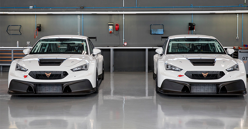 SeatLugaritz's tweet photo. #CUPRA completa la fabricación de los primeros CUPRA #LeónCompetición. El nuevo modelo debutó el anterior fin de semana en el TCR Italia 2020 con el vigente campeón Salvatore Tavano al volante del turismo de CUPRA. https://t.co/gZ5wDOt3tF