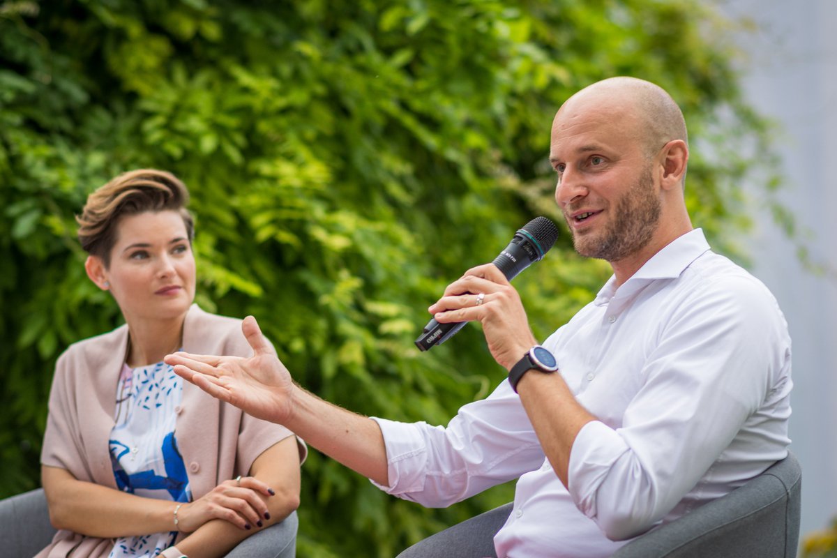 Včera skvělá debata s Martinem Hasenblausem a Petrem Ludwigem Jak Češi nasadili světu roušku. Dnes v 17 hodin literární procházka Jiná topografie města a jedinečná diskuze Katedrála a mešita v 19 hodin. Streamujeme živě na fb MeetingBrno.