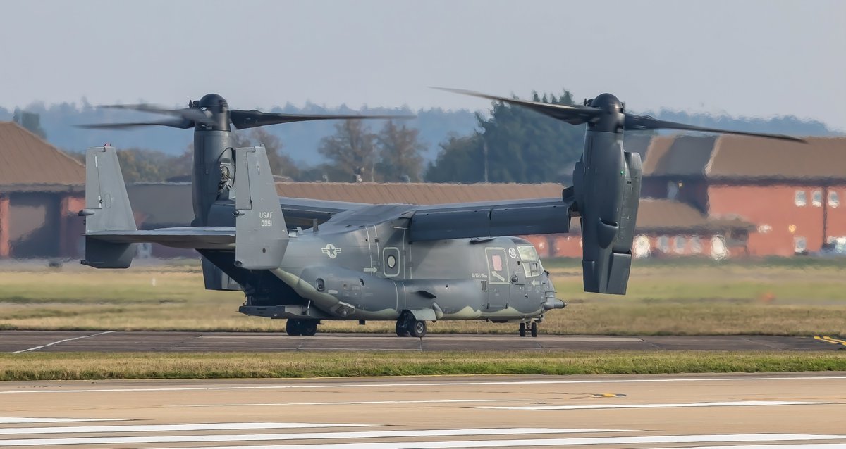 Andy007_SR_A's tweet photo. #USAF 🇺🇸
08-0051 / #KNIFE71

CV-22B Osprey
#7SOS / #352SOW

RAF Mildenhall > Oct 2019 https://t.co/u4G8yaF0Rh