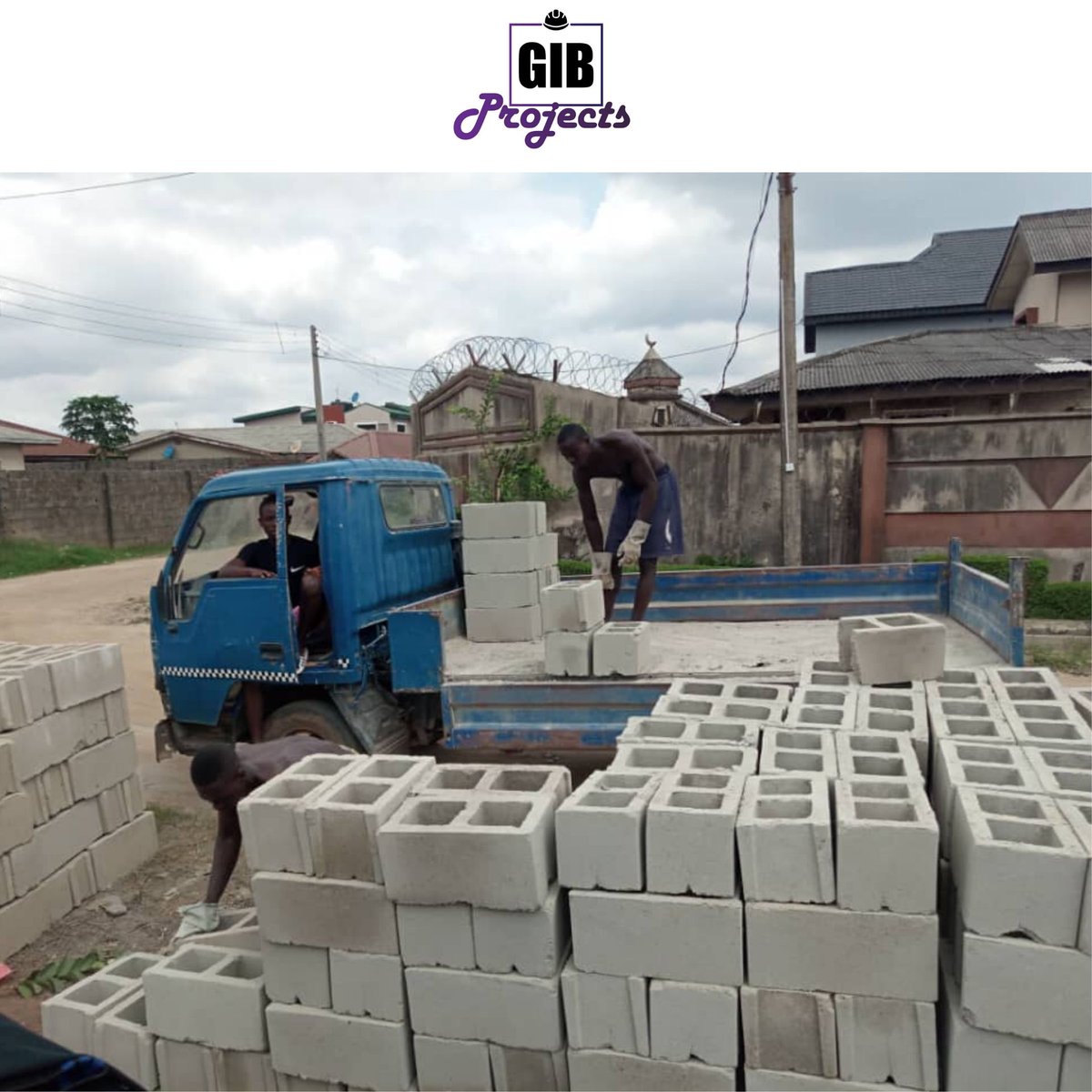 gibprojects's tweet image. Scope: 36m Fence with 2 Stores &amp;amp; Toilet; Installation of Gates &amp;amp; Construction of Culvert
Current Stage: Fence built to a temporary height of 2.5m; Stores almost at ground floor level.
Duration: 10 Days
CONTACT US NOW to secure your land with fence &amp;amp; gate at AFFORDABLE PRICES.