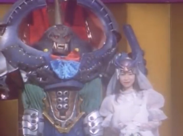 エグゾスは自身の計画が全く進んでいない事に苛立ちを見せる。ゼルモダ