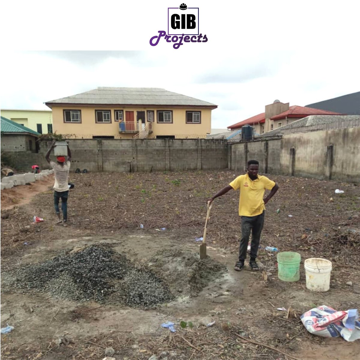 gibprojects's tweet image. Scope: 36m Fence with 2 Stores &amp;amp; Toilet; Installation of Gates &amp;amp; Construction of Culvert
Current Stage: Fence built to a temporary height of 2.5m; Stores almost at ground floor level.
Duration: 10 Days
CONTACT US NOW to secure your land with fence &amp;amp; gate at AFFORDABLE PRICES.