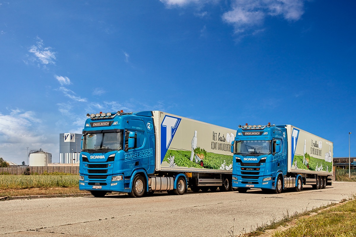 Avez-vous déjà découvert nos camions renouvelés? A partir d’aujourd’hui, nous transportons notre sucre dans un tout nouveau design qui montre ce que RT représente: nos betteraves, la nature et notre équipe!
#Tman #TheBestIsClose #BelgianSweetness #Durable #betteraves #Sucre