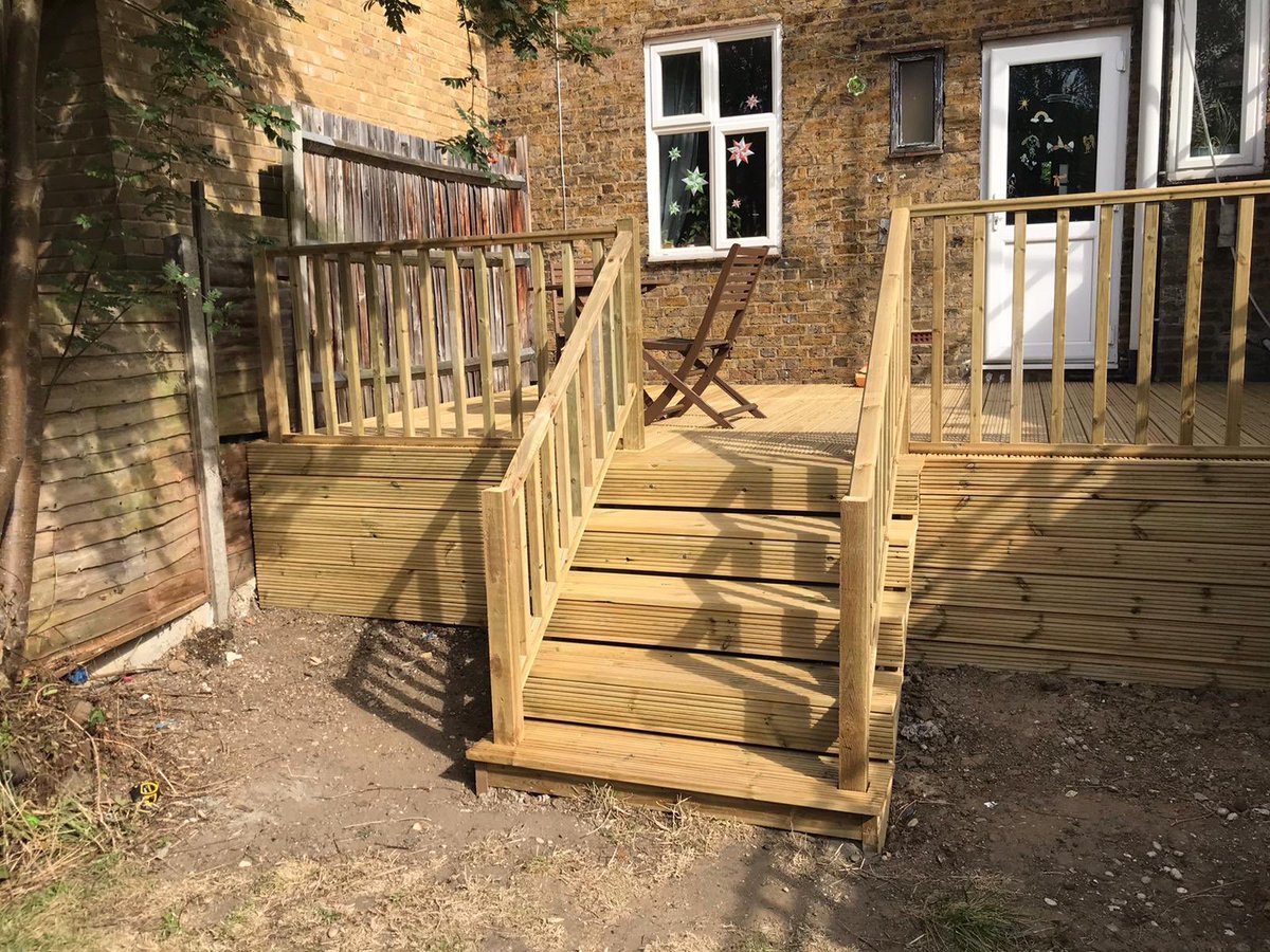 CJLandscapes's tweet image. Decking finished on a project in E8, East London. We installed softwood decking with steps, handrails and spindles #Decking #DeckingInstaller #EastLondon #WestEssex