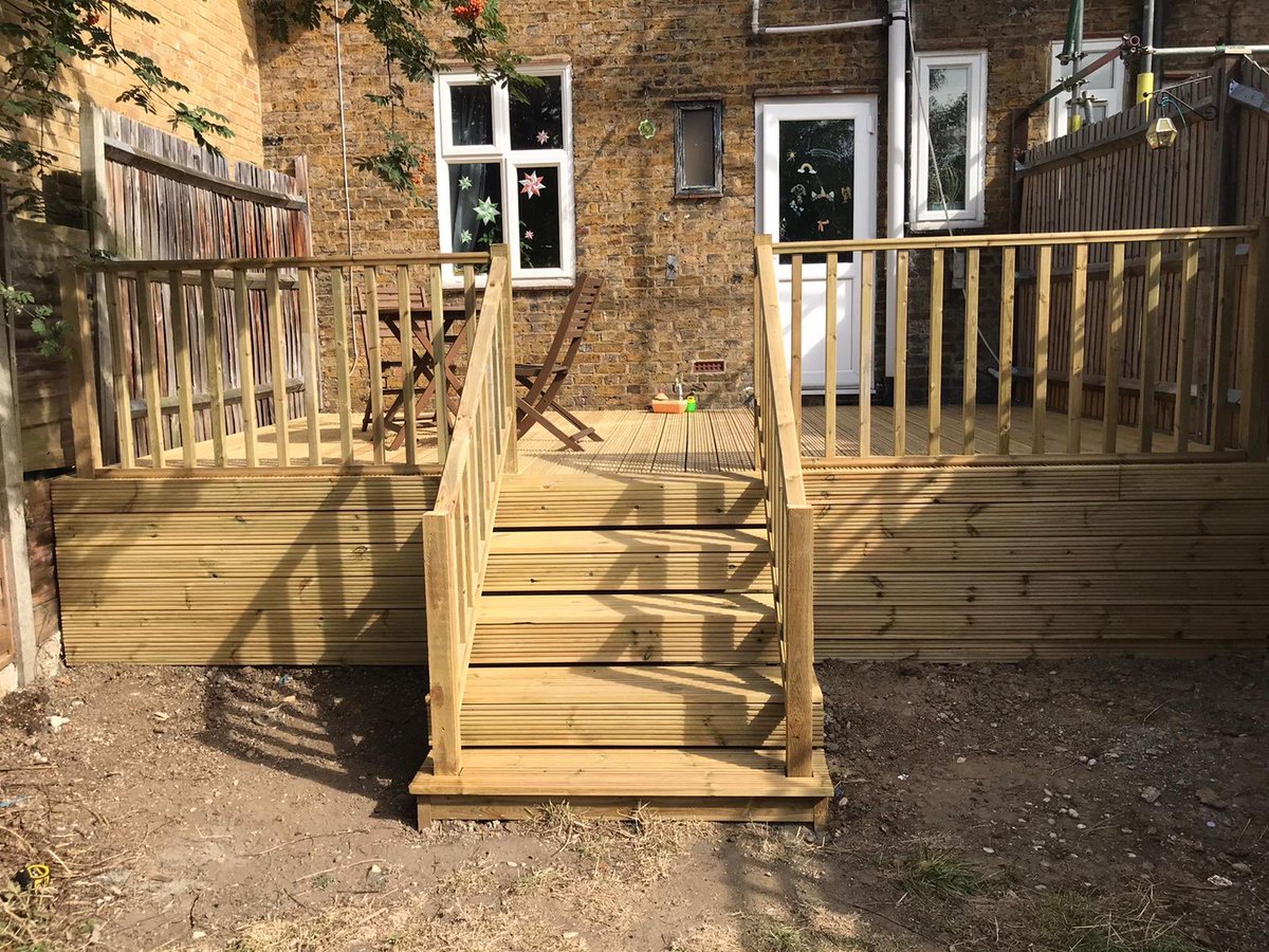 CJLandscapes's tweet image. Decking finished on a project in E8, East London. We installed softwood decking with steps, handrails and spindles #Decking #DeckingInstaller #EastLondon #WestEssex