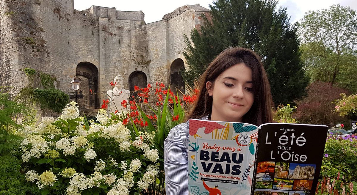 Oisehebdo's tweet photo. ☀🍦🍻 🏊♀️ L'édition 2020 de L’été dans l’Oise, votre guide des loisirs et manifestations dans le département de l'Oise, est sorti. Retrouvez-le en vente chez votre marchand de journaux en juillet et en août. https://t.co/SgfpxI79h2