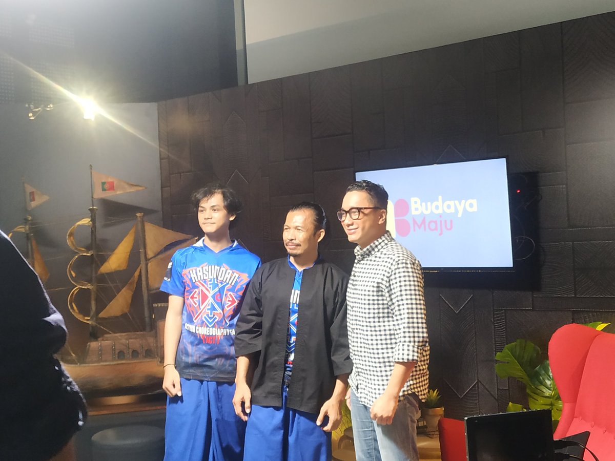 Sama abah <a href="/Cecep_Ar/">Cecep Arif Rahman</a> bahas silat di Budaya Maju